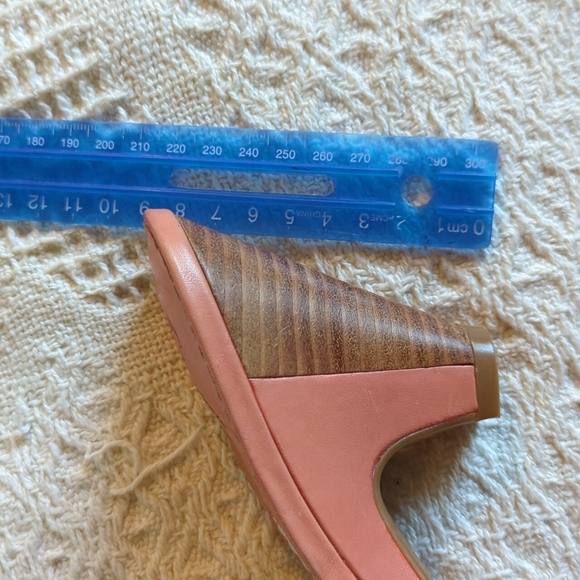 Blondo Size 10 Pink 3 inch Heel Leather Slide in Sandals - Picture 10 of 10